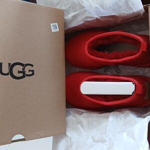 Brand New Ultra Classic Women's UGG Mini Boots